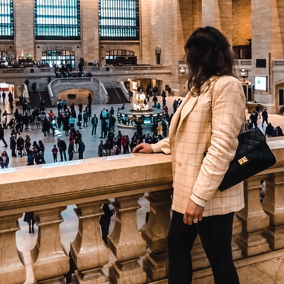 Meet your Posher, Valeria - Picture 1 of 1